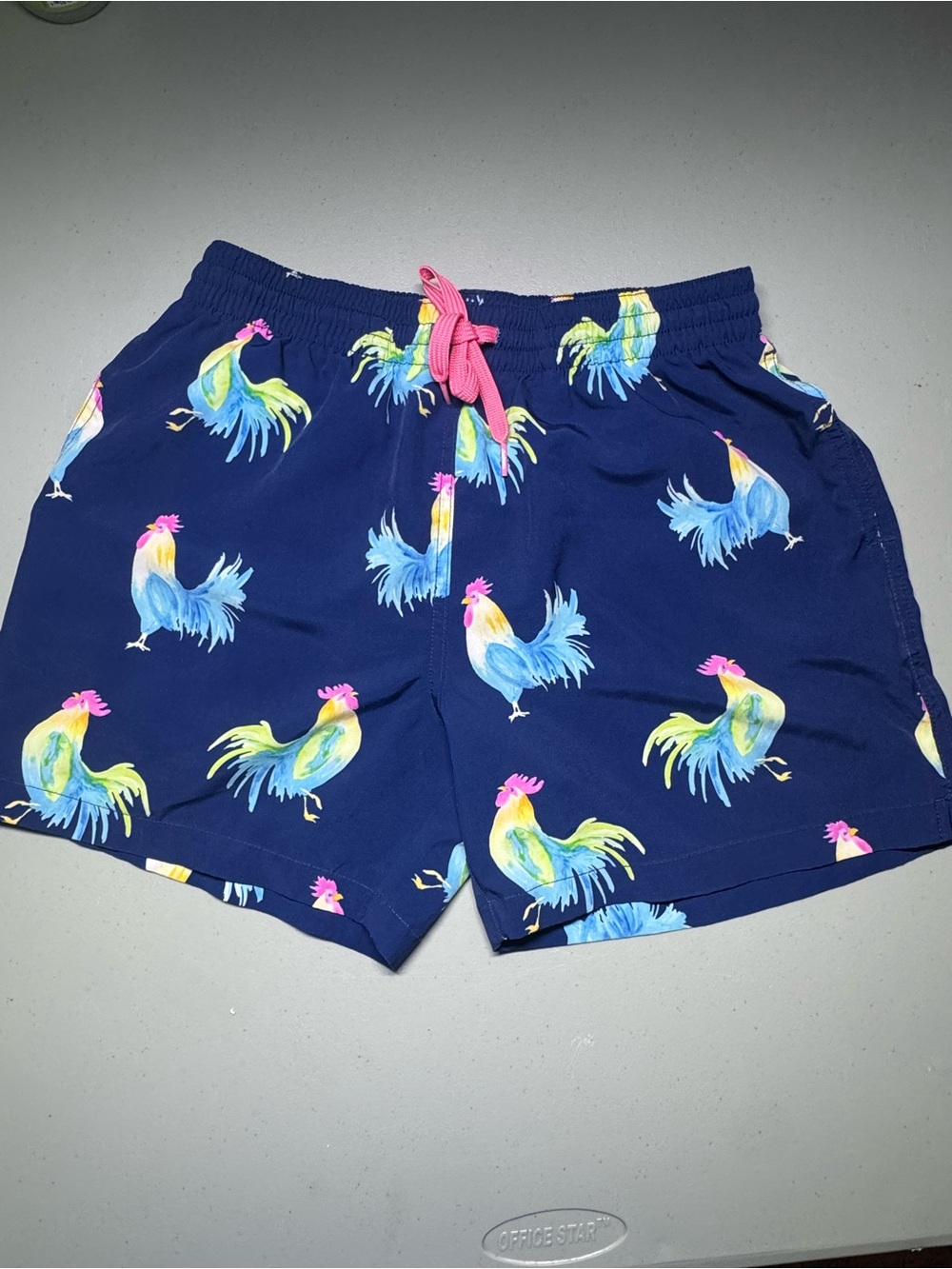 Chubbies Men's Navy Rooster Print Swim Trunks with Pink Drawstring